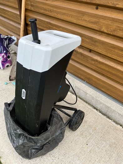 Garden-Leaf Shredder