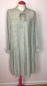 Green & Yellow ditzy floral print micro pleated long sleeve midi dress size M 12/14 includes post