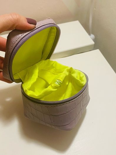 Travel jewelry organizer