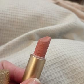 Nude lipstick