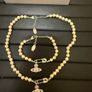 Pearl necklace and bracelet Image 3