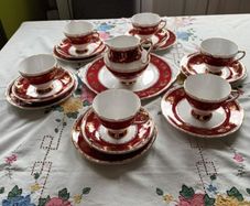 Gladstone red and gold tea set