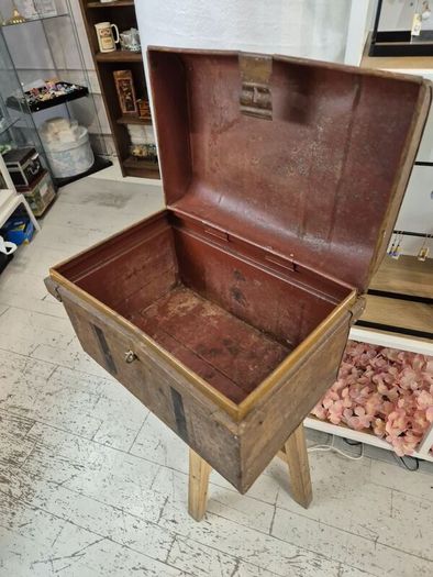 Small Antique Tin steamer trunk
