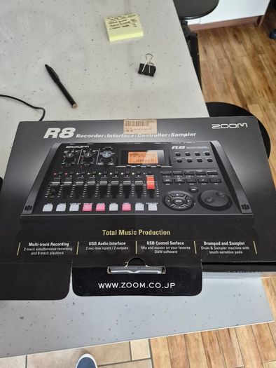 Zoom R8 Recorder/Sampler/Interface/Controller