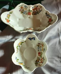 2 x nice aynsley cottage garden pieces