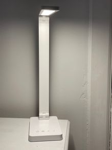 Desk lamp