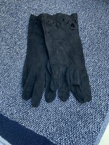 Vintage black suede gloves with cut out detail