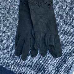 Vintage black suede gloves with cut out detail