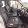 Nissan nv300 crewcab Image 2