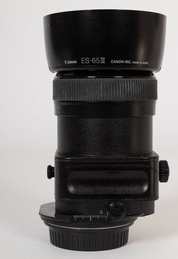 Canon TS-E 90mm f/2.8 Tilt-Shift Lens with Extender EF 1.4x III