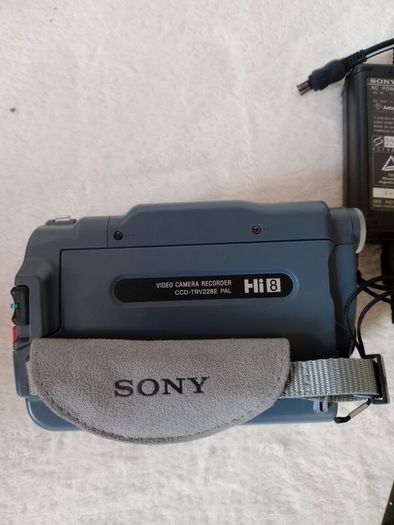 Sony Video Hi 8 Handycam with Original accessories