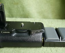 Canon BG-E3 Battery Grip For EOS 350D & 400D with two batteries