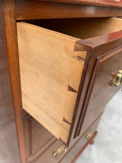 Late Edwardian Mahogany Chest of Drawers.