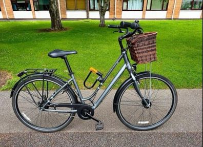 GIANT Liv Flourish Hybrid City Bike Medium size.