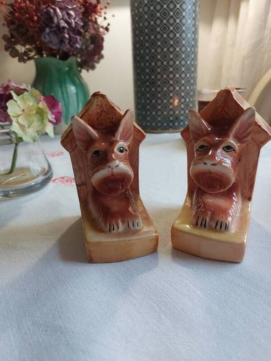 Ceramic Scottie Dog Book Ends