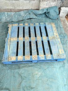 4 free timber pallets for collection