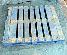 4 free timber pallets for collection