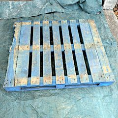 4 free timber pallets for collection