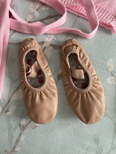 Ballet outfit ages 2-4 years
