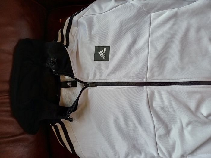 Mens size M Nike, Adidas, North Face, Gym&Coffee, Puma 5 euro each
