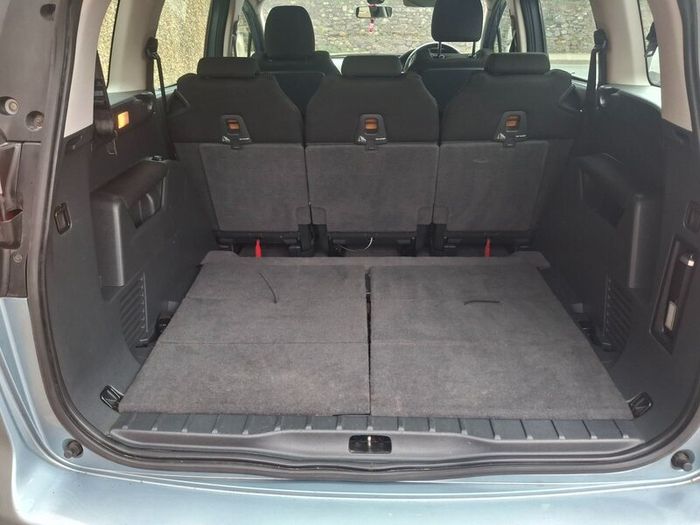 Peugeot 5008 2012