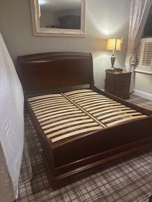 The Laiore Sleigh Bed( King Size)