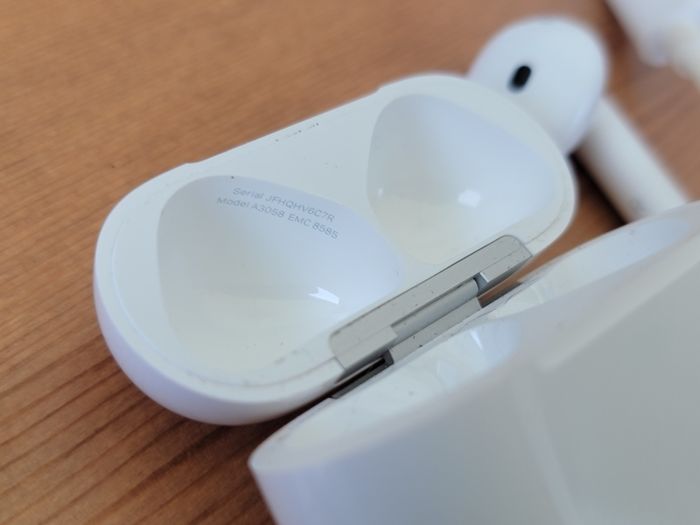 AirPods 4