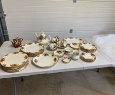 Royal Albert Dinner/tea service