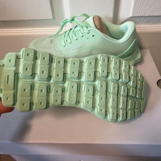 Alo shoes size 5uk