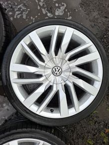 19" Genuine Vw Alloys with tyres