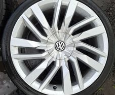 19" Genuine Vw Alloys with tyres