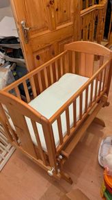 Gliding crib