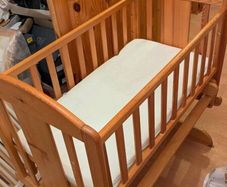 Gliding crib