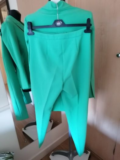 Women's Suit Nwt REDUCED Size 8