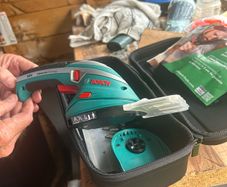 Bosch hand held grass /plant trimmer