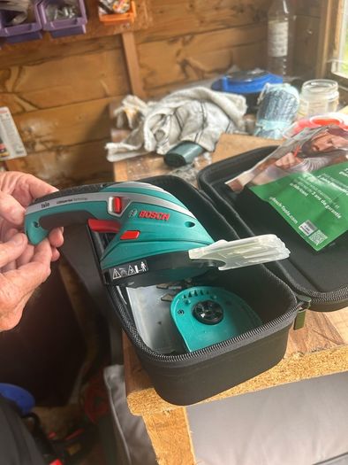 Bosch hand held grass /plant trimmer