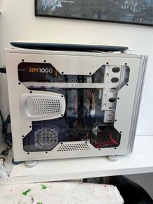 gaming pc box with power source and memories
