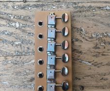 Guitar tuners