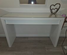 Makeup table