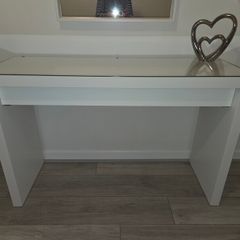 Makeup table
