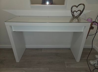 Makeup table