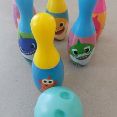Baby Shark Bowling set