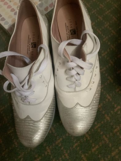 Wedge laced shoes