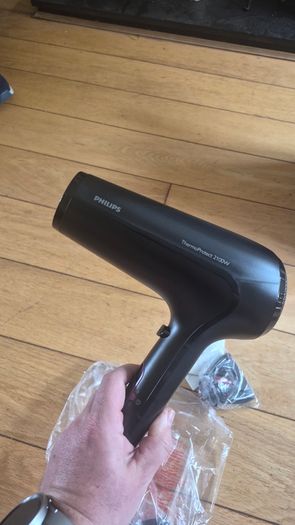 Philips DryCare ThermoProtect 2100W Hairdryer HP8230 Brand New in Box