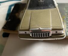 toy car Vintage 1:24 Scale Lincoln Town Car Limousine Diecast Model