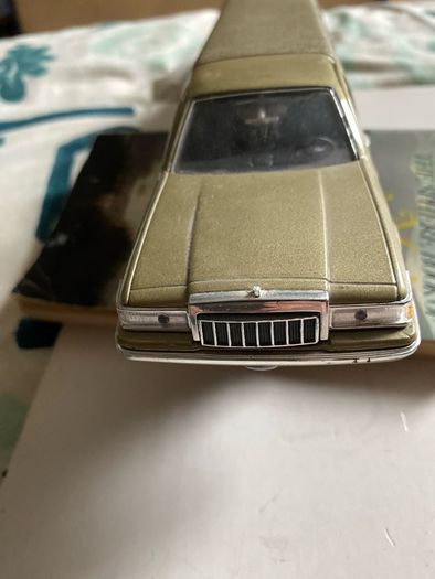 toy car Vintage 1:24 Scale Lincoln Town Car Limousine Diecast Model