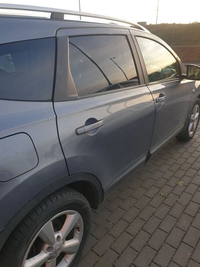 Nissan Qashqai+2 2010