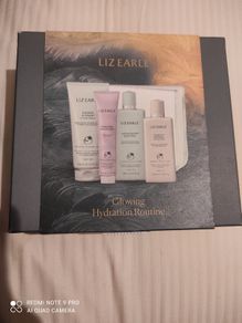 Liz Earle skincare gift set