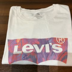Levi's t-shirts