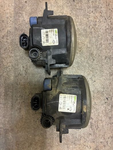 Pair of Genuine Renault / Dacia Front Fog Lights (Valeo) PRICE INCLUDES FITTING